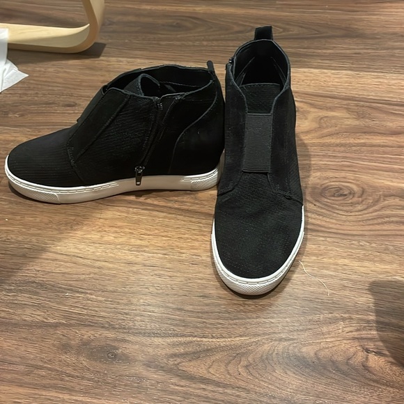 Steve Madden women’s Size 8 wedge sneakers - Picture 2 of 2